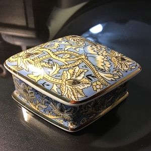 Beautiful China Ring Box - The William Morris Collection